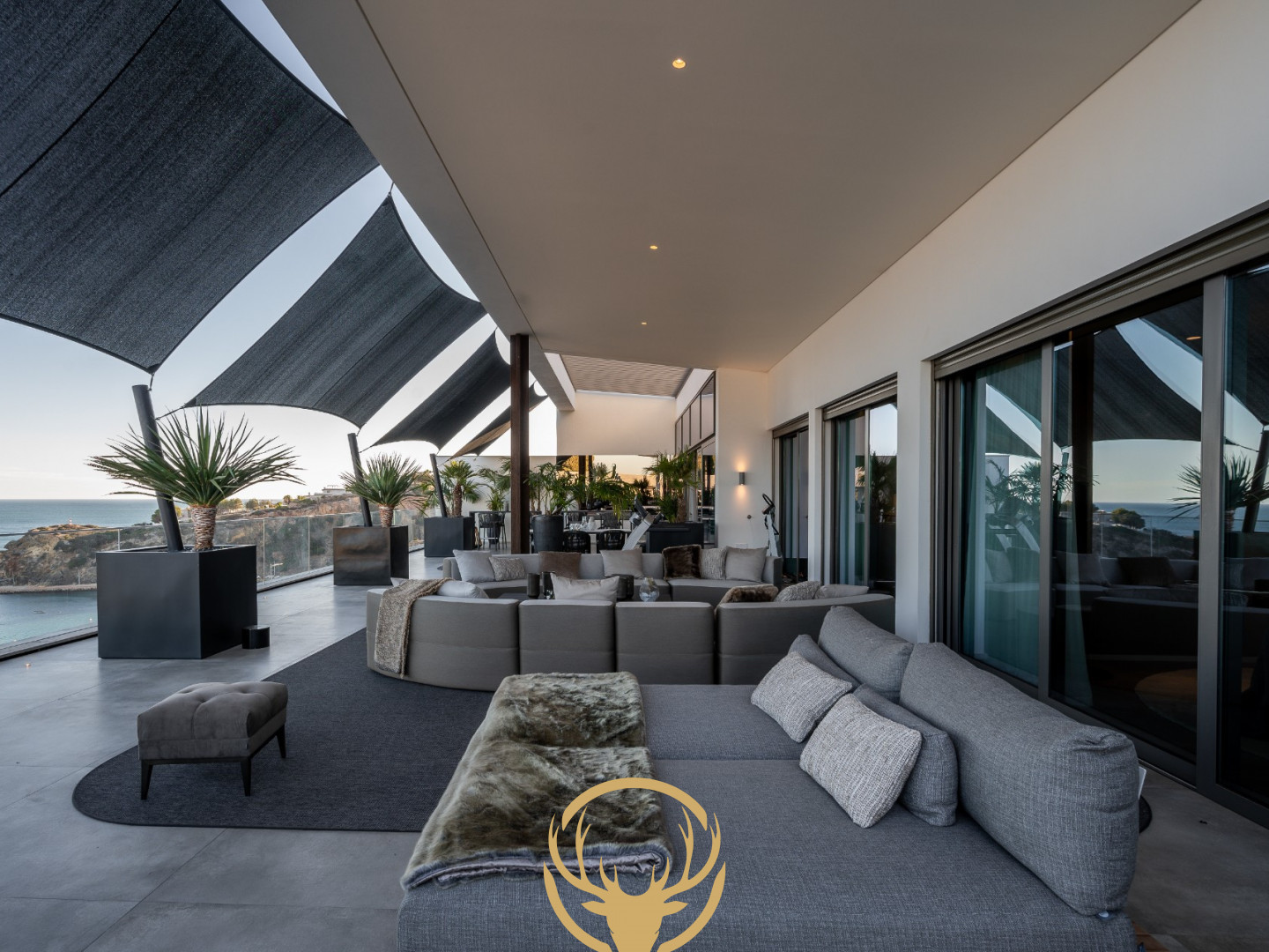 Exquisite 3-bedroom penthouse in Albufeira