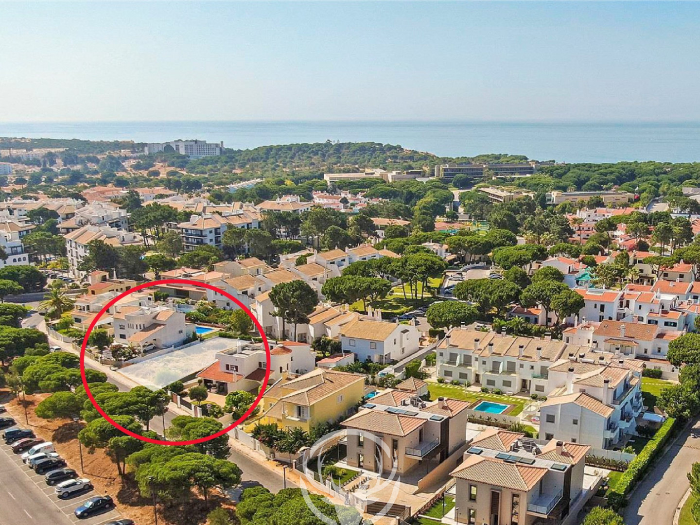 Rare and exciting opportunity to build in Açoteias near Pine Cliffs Resort