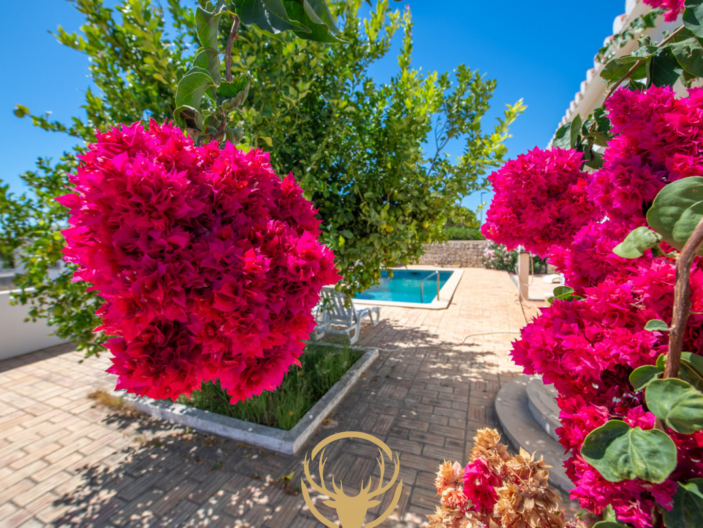 Traditional style  Algarvinian  villa moments from Praia Maria Luisa  with huge potential