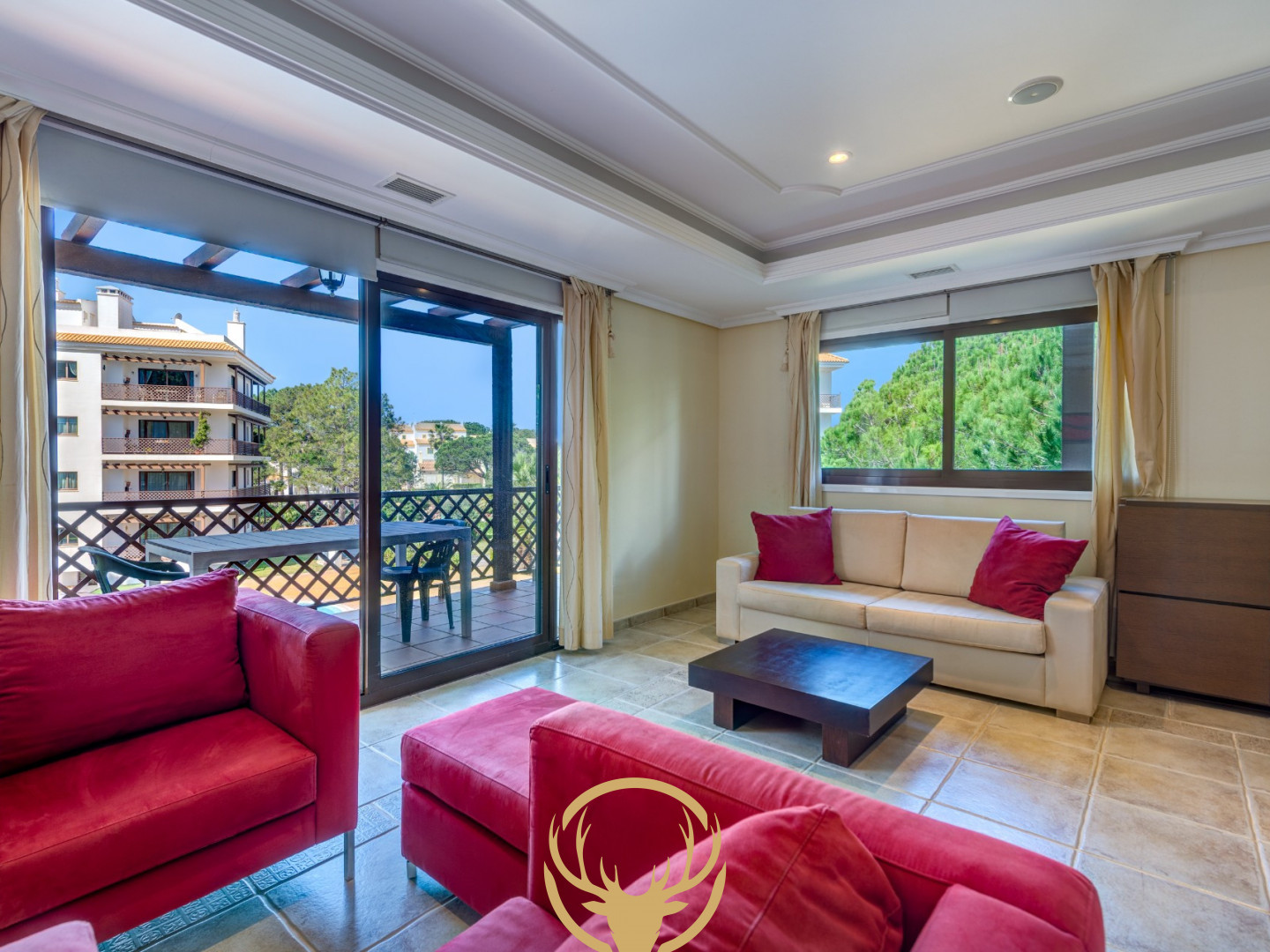 2-Bedroom Apartment with Pool View – Falésia