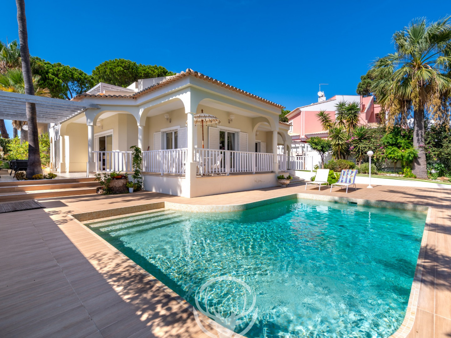 Moradia V3 com piscina a 500m da Praia da Falésia – Açoteias