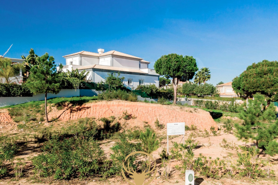 Land for sale in Loulé, Portugal — €2,475,000