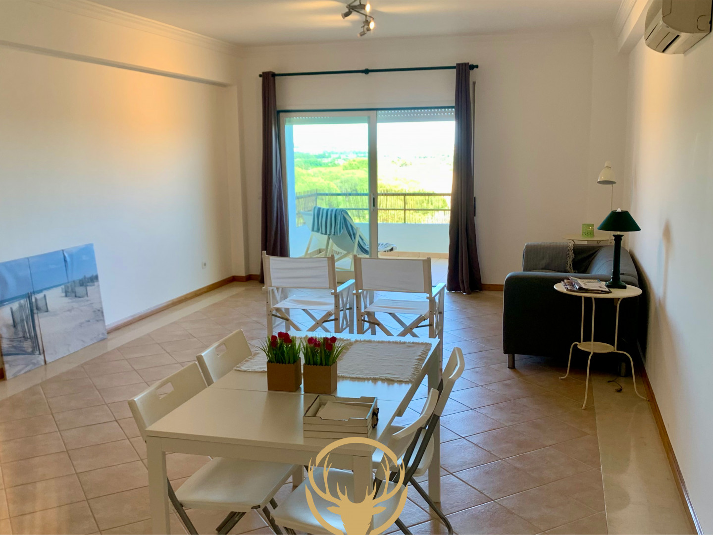 A lovely 2-bedroom second floor apartment in Surfal