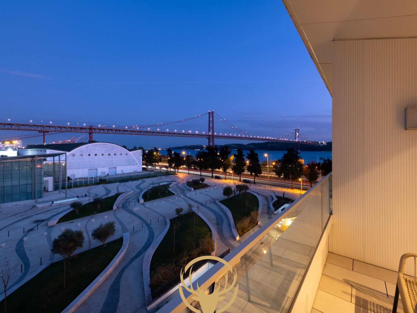  Luxury 2 bedroom Apartment in Lisbon  Hyatt